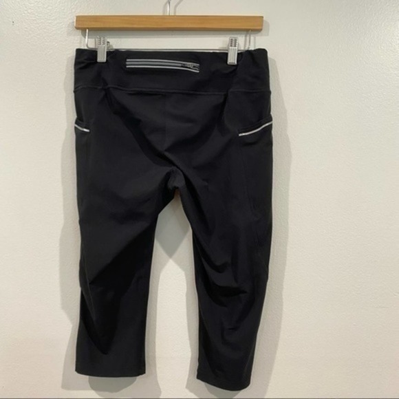 Athleta Be Free Black Crop Capri Reflective Pocket Legging Size Small - Picture 6 of 9